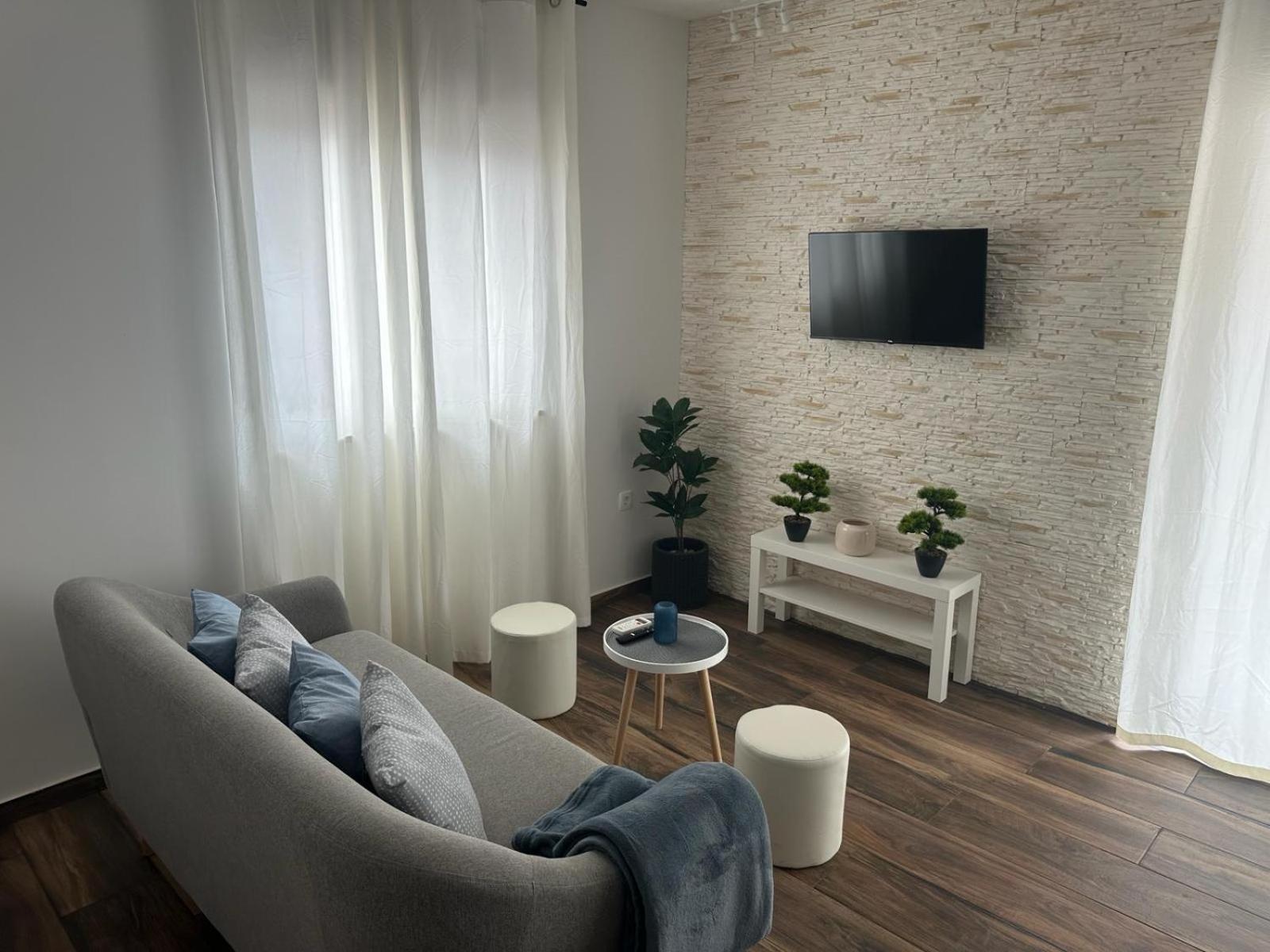 Apartments Harmony Hills プーラ エクステリア 写真